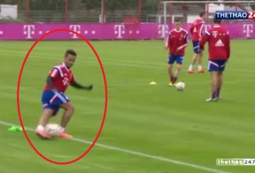 VIDEO: Sao trẻ Bayern khiến đồng đội 'lác mắt' với màn diễn xiếc với bóng
