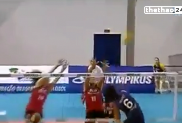 VIDEO: Pha 'đóng dấu' kinh hoàng ngay sát lưới ở bóng chuyền nữ