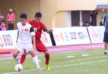 Thầy Giôm gia cố hàng thủ cho U21 HA.GL tại Giải U21 Quốc tế 2014