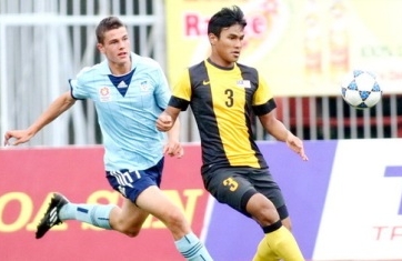 Đánh bại U21 Sydney, Malaysia đặt một chân vào bán kết