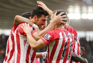 Southampton thắng sốc 8-0 trước Sunderland