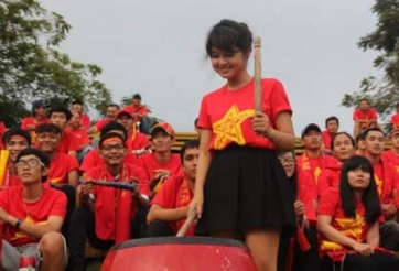 VIDEO: Những CĐV cuồng nhiệt của giải U21 báo thanh niên