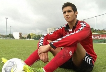 VIDEO: Pha đá phản lưới nhà hài hước nhất trong lịch sử bóng đá