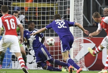 Video clip bàn thắng: Anderlecht 1-2 Arsenal - Những phút cuối nghẹt thở