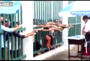 VIDEO: Cần Thơ lên “cơn sốt', fan đội mưa đi săn vé U19 và U21 Việt Nam