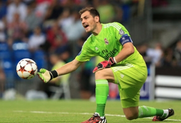Casillas vượt qua Raul trên bảng vàng thành tích