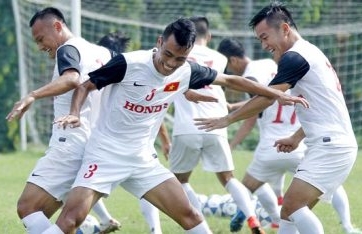 ĐT Việt Nam chuẩn bị cho AFF Suzuki Cup 2014: Cạnh tranh khốc liệt