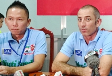 HLV Guillaume Graechen chê lối chơi của U21 Việt Nam