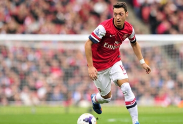 Ozil bất ngờ lên tiếng muốn đến Man City