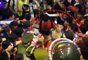 VIDEO: Fan Cần Thơ 'phát cuồng' vì U19 HAGL sau trận chung kết