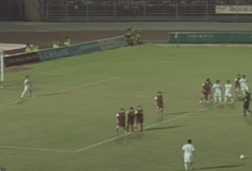 VIDEO: Xem Công Phượng trêu chọc thủ môn U21 Báo Thanh Niên