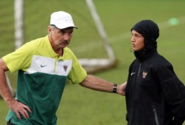 HLV Alfred Riedl muốn đánh bại Việt Nam tại AFF Cup 2014
