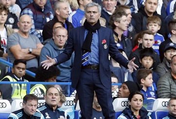 Thắng QPR, Mourinho quay sang 'mắng' NHM Chelsea