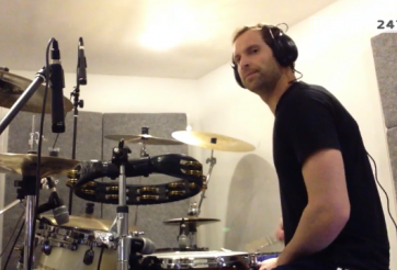 VIDEO: P.Cech cover bài hát của Foo Fighter cực hay