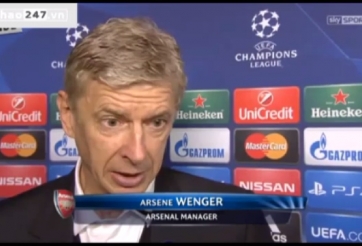 VIDEO: HLV Arsene Wenger tức giận chỉ trích hàng thủ Arsenal