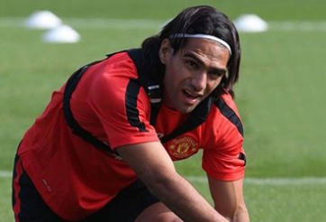 Man Utd thông báo tình hình chấn thương của Falcao