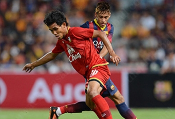 HLV Kiatisuk tiết lộ lý do loại ngôi sao đang chơi ở La Liga