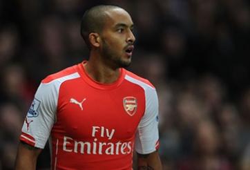 Walcott liên tiếp đón tin vui