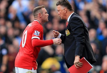 Đây! Lý do Van Gaal không ra đường pitch hò hét học trò