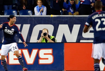 Không ngừng ghi bàn, Lee Nguyễn giúp New England vào chung kết MLS