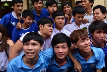 Trường Công Phượng theo học hồi hộp chờ bốc thăm để đi tiếp