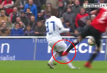 VIDEO: Vào bóng kinh hoàng làm rách dây chằng, vỡ xương bánh chè đối thủ