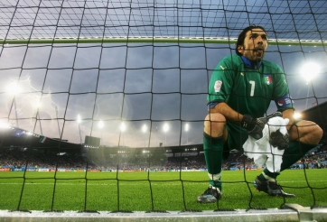 VIDEO: Buffon vồ ếch khiến Italia đánh rơi chiến thắng trước Croatia