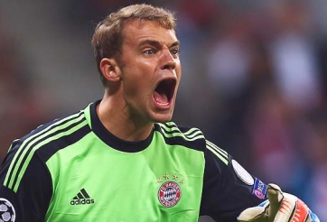 VIDEO: Neuer đi bóng dũng mãnh, xộc thẳng vào hàng thủ đối phương