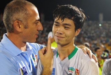 Trưởng đoàn bóng đá HAGL nói về việc bảo vệ Công Phượng