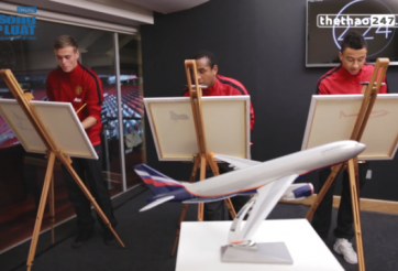VIDEO: Dàn sao Man United trổ tài thi vẽ máy bay
