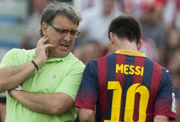 Martino khuyên Messi rời Barca