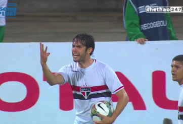 VIDEO: 'Thiên thần' Kaka cũng không giữ nổi bình tĩnh vì trọng tài