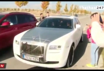 VIDEO: Fan phát cuồng vì siêu xe Rolls Royce Ghost của Ronaldo