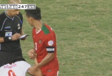 VIDEO: Cận cảnh pha va chạm 'kinh hoàng' của cầu thủ Indo và Philippines