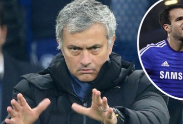 Thăng hoa cùng Chelsea, Fabregas lại khiến Arsenal và Barca 'nhói lòng'