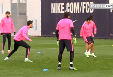 VIDEO: Màn đá ma đầy kỹ thuật của Luis Suarez và các đồng đội ở Barca