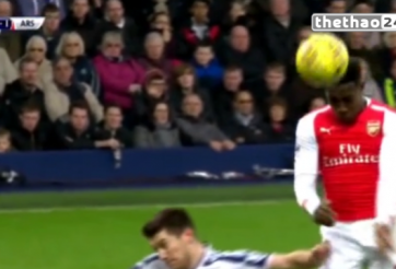 VIDEO: Phút 60- Welbeck bật cao đánh đầu mở tỉ số cho Arsenal