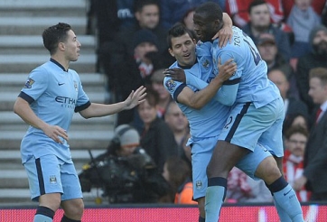 Hạ Southampton, Man City áp sát đội đầu bảng