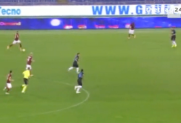 VIDEO: Siêu phẩm solo từ giữa sân của sao Roma vào lưới Inter Milan