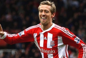 VIDEO: Crouch mở tỷ số cho Stoke City ngay ở phút đầu tiên