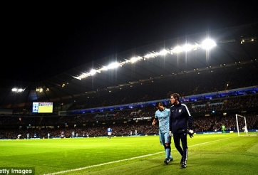 VIDEO: Tình huống dẫn đến chấn thương của Aguero