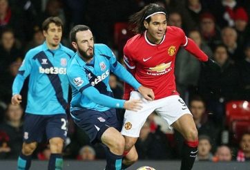 HLV Van Gaal tiết lộ gây sốc về thể lực của Falcao