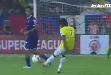 VIDEO: Nesta, Silvestre làm nền cho siêu phẩm ở giải VĐQG Ấn Độ