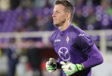 VIDEO: Tình huống để thủng lưới 'ngớ ngẩn' của thủ thành Fiorentina