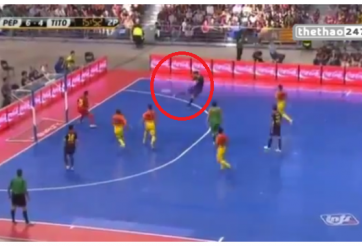 VIDEO: Xem Gerard Pique hóa siêu nhân trên sân Futsal