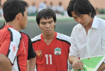 Cầu thủ HAGL hào hứng khi tái ngộ thần tượng của mình tại Thái Lan