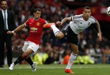 Khát trung vệ, Man Utd đến La Liga tuyển quân