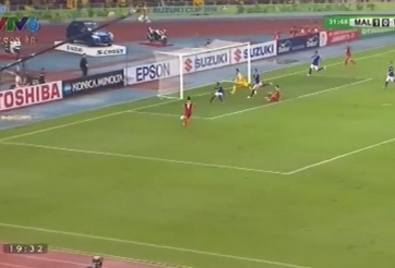 VIDEO: Phút 32' - Adisak bỏ lỡ cơ hội gỡ hòa ngon ăn cho Thái Lan