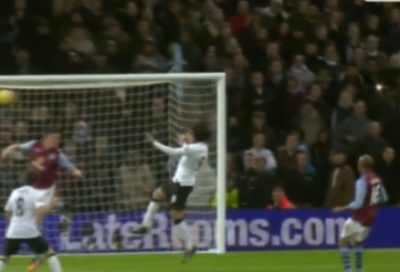 VIDEO: Falcao gỡ hòa cho MU, CĐV phá vòng cảnh sát đòi ào vào sân