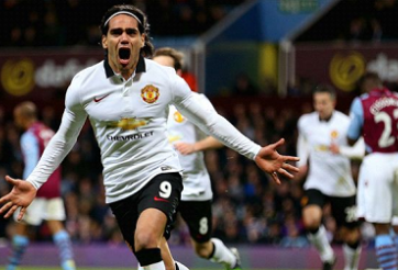 Michael Carrick “khích tướng” Radamel Falcao